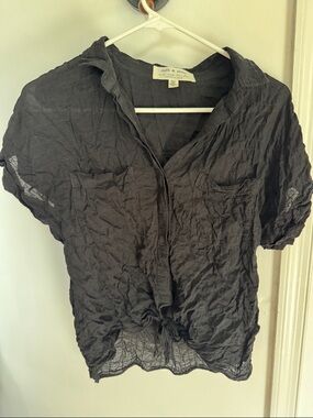 cloth & stone Black Crinkled Short-Sleeve Tie-Front Button Shirt